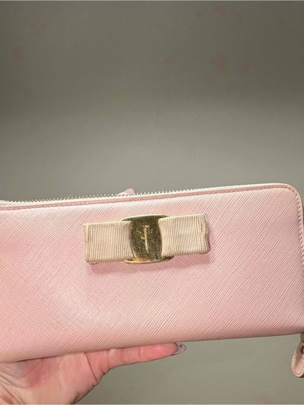 Salvatore Ferragamo Light Pink Bow Zip-Around Wallet with COA